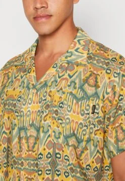 Kaotiko Shirt Jordania Unisex - Button-Down Blouse - Mustard -Stock X 0131adfdeb33444182c5a23c5c06c032