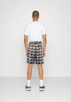 CARLO COLUCCI Unisex - Shorts - Schwarz -Stock X 018ad670dca044988c1ca64631911559