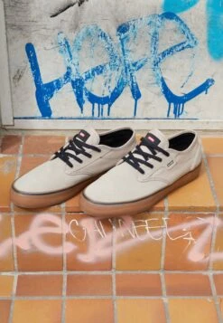 Globe Motley - Skate Shoes - Sesame 11 Globe Motley - Skate Shoes - Sesame -Stock X 0206a2d5457f465a80fdfb3ef1736af8