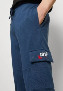 Pepe Jeans Austin - Tracksuit Bottoms - Jarman -Stock X 0214bbc24a9f4b1f96ca165aff850951