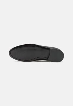 Kurt Geiger London Ali - Smart Slip-Ons - Black -Stock X 02b45f80f7e74596b698e53143349875