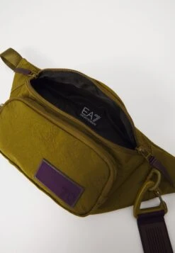 EA7 Emporio Armani TRAIN 7.0 WAISTBAG UNISEX - Bum Bag - Fir Green 9 EA7 Emporio Armani TRAIN 7.0 WAISTBAG UNISEX - Bum Bag - Fir Green -Stock X 0405a702743a48379c931dbbc3ddebe8