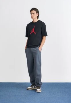 Jordan JUMPMAN TEE - Print T-shirt - Black/gym Red -Stock X 04065b5eba8749d284e338691f362560