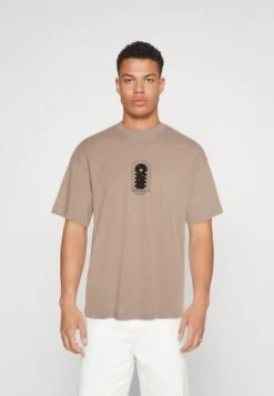 Jack & Jones Jordestiny Ss Crew Neck- Print T-Shirt - Atmosphere -Stock X 041f80ba70db456bbd12e97b085c7a09