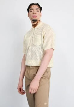 Adidas Originals BERMUDA - Shorts - Blanch Cargo -Stock X 0544372d1a794743adb51d1e9df22f1e