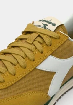 Diadora CROSS UNISEX - Trainers - Harvest Gold /greener Pastures -Stock X 060453a99e5e4d149959274a6685da09