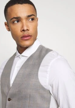 Check 3 Pieces Suit - Suit - Grey -Stock X 07de2e561aa8478a8a94a0cff75dc4c3