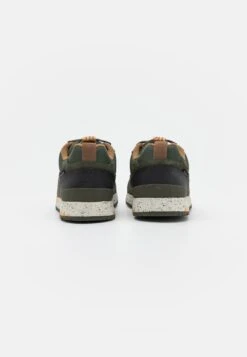 Lacoste Urban Breaker- Trainers - Dark Green/Off White 10 Lacoste Urban Breaker- Trainers - Dark Green/Off White -Stock X 08d5e10ce6e747d681f1ff950839f29c