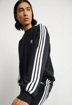 Adidas Originals OVERSIZE CREW - Sweatshirt - Black -Stock X 091aff834c27444bb331b85ff3a3c789