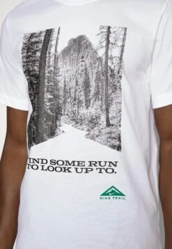 Nike Performance Tee Trail - Sports T-Shirt - White -Stock X 09faeaf0a4234cc2ba42b91ef56ad06b