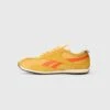 Reebok Classic R400 UNISEX - Trainers - Grit Gold-coloured/pump Orange/chalk