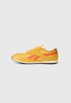 Reebok Classic R400 UNISEX - Trainers - Grit Gold-coloured/pump Orange/chalk