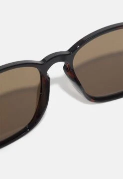 Polaroid Sunglasses - Havana -Stock X 0aef04592e724c62b836cc7fb6f2a247