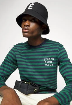 ETUDES Unisex - Long Sleeved Top - Dark Blue/Dark Green -Stock X 0af3e9e1ecf94296b2aab4d5442e03d6