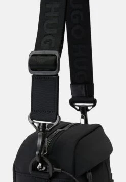 Hugo TARIC - Cross Body Bag - Black -Stock X 0bfe77c1dd6740c5a61df66d17fe3891