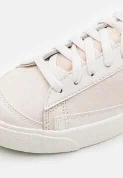 Nike Sportswear Blazer '77 Prm Halo - Trainers - Phantom/Ghost Green/Scream Green/Grey Fog -Stock X 0c8689f228574d15864f69b64788192f