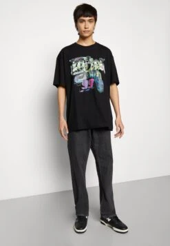 WEEKDAY Unisex Oversized Printed - Print T-Shirt - Black -Stock X 0cab8f90167d449e810105632cde2c18