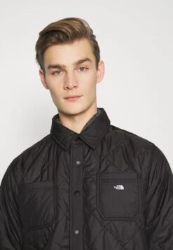 The North Face Fort Point Insulated - Ski Jacket - Red -Stock X 0d787a7dfe634207921796e608c3a56b