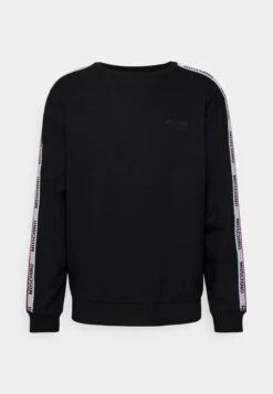 Crewneck - Pyjama Top - Black 10 Crewneck - Pyjama Top - Black -Stock X 0ec7a863403547ed891e28e7c62f64a6