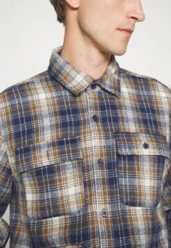 Revolution Multi Pocket Shirt - Shirt - Navy 19 Revolution Multi Pocket Shirt - Shirt - Navy -Stock X 0eed47238ab24a1aa1fd398c3cbe7cf2