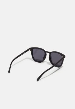 Le Specs Big Deal - Sunglasses - Matte Black -Stock X 0f12b6ffb3e94888a99f19a8fee512a3