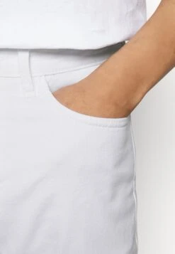 ESPRIT Slim Fit Jeans - White -Stock X 0f32b0de061f41abaa1eec833f424d70