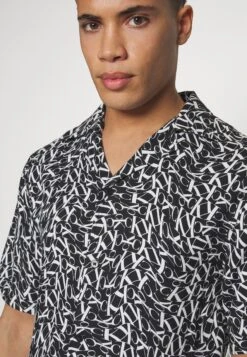 Resort Shirt Print - Shirt - Black -Stock X 0f6e948f7adf4f71b05618f75259a3ed