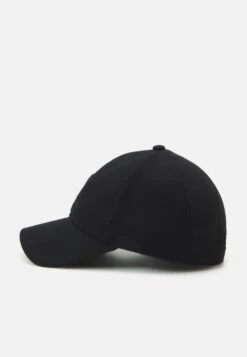 Peak Performance Retro Trek Unisex - Cap - Black -Stock X 101edb6666064c96bd7f253fe5ce8544