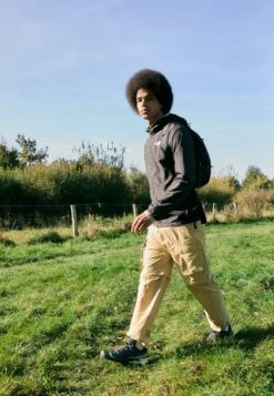 Salomon XA PRO 3D V9 - Hiking Shoes - India Ink/olive Night/aloe Wash -Stock X 117e6dfc53914bbbbeb310ce4485e466