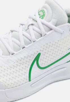 Nike Performance Zoom Court Pro - Multicourt Tennis Shoes - Off White/Kelly Green -Stock X 11a31319699f45d5a7cfd04a5ab3da60