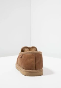 Shepherd Bosse - Slip-Ons - Antique/Cognac -Stock X 11a70bb1b6224caa974f9a98f47b4dbf