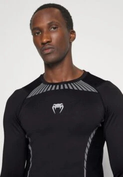 Venum Jaws Long Sleeves Rashguard - Long Sleeved Top - Black 11 Venum Jaws Long Sleeves Rashguard - Long Sleeved Top - Black -Stock X 127aee72e9c64a8eb03e1e48819eb844