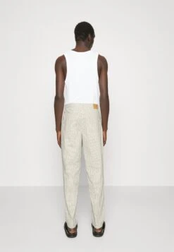 Les Deux Ryder Pants - Straight Leg Jeans - Ivory/Dark Navy -Stock X 12c72df429e549de81c27095e662a48f