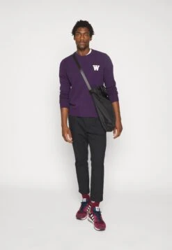 Wood Wood Kevin Jumper - Jumper - Aubergine -Stock X 12f0ee70fb67410dacd44b67d0e8d716