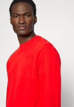 Han Kjøbenhavn Casual Crew - Sweatshirt - Red -Stock X 1408b52f85fc429fbb8d55d565ad31f1