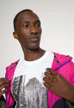 Nike Performance Tee Trail - Sports T-Shirt - White -Stock X 1423669d9f7c4f488e91e8f2947595b5