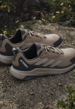 Adidas TERREX ANYLANDER - Climbing Shoes - Cardboard Blanch Cargo Shadow Olive -Stock X 14596c90c19943028e9bafa97d46a36a