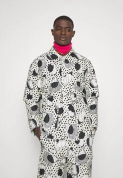 Henrik Vibskov Wheel Padded Jacket - Light Jacket - White Birdie 11 Henrik Vibskov Wheel Padded Jacket - Light Jacket - White Birdie -Stock X 151bd11b2cd04753a91e0097c452fd20