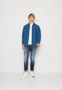 BRAVE SOUL Walker - Shirt - Blue/Dark Blue -Stock X 15721633cfa44e58b2a8ed9fe4dedf95