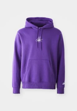 Nike Sportswear CLUB RUN REISSUE - Sweatshirt - Wild Grape/ghost -Stock X 15b5f73eb7a14ee1b94372dba6d16ea0