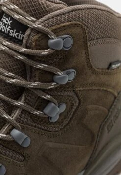 Jack Wolfskin Refugio Texapore Mid M - Hiking Shoes - Brown -Stock X 15bbd8f5953b4c8c8b327d3152c3cc17