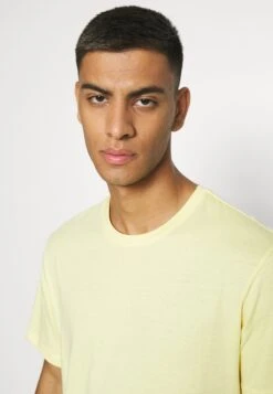 Only & Sons Onsmatt Life Longy Tee 7 Pack - Basic T-Shirt - Surf Spray/Pastel Green/Purple Heather/Pale Banana/Papaya/Wood Rose/Azalea Pink -Stock X 162e3f2b49c74ee8a65ecf65e26e92b7