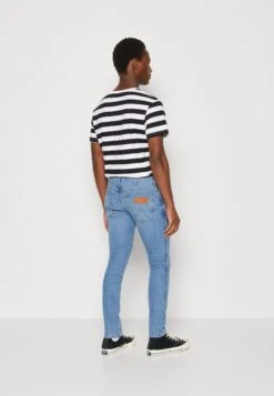 Wrangler Bryson - Jeans Skinny Fit - The Dude -Stock X 164f30a91da34810ba556a048fb987c5