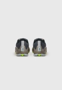 Altra LONE PEAK 9 WATERPROOF LOW - Hiking Shoes - Lime/black -Stock X 165dbde7928e4899b3f518c14ee4ec77