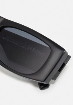 Le Specs Recovery - Sunglasses - Black -Stock X 1692fbaaf9534b988e6cc59e6794ce23