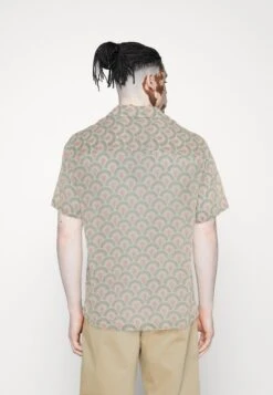 Selected Homme Slhrelax Lee Resort - Shirt - Crockery -Stock X 16cdcc51627c427e82bcf5f0f70a9822