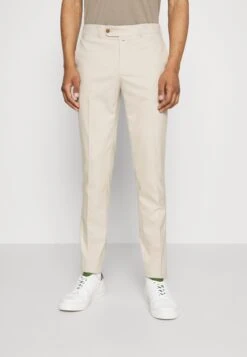 Noah - Suit -Stock X 1726b62a88784bdc94d04e3862bfb17f