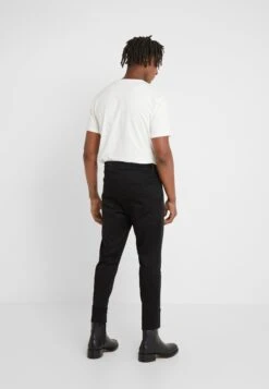 DRYKORN Chasy - Chinos - Black -Stock X 18a6a0aee2184b0c8e54fbab2978772e