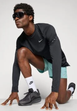 Nike Performance STRIDE TOP - Long Sleeved Top - Black/reflective Silver-coloured -Stock X 18af8a7d4c28492f85f7846c3e61b0a8
