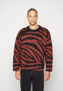 WEEKDAY Unisex Teo Graphic Sweater - Jumper - Wine Red/Black